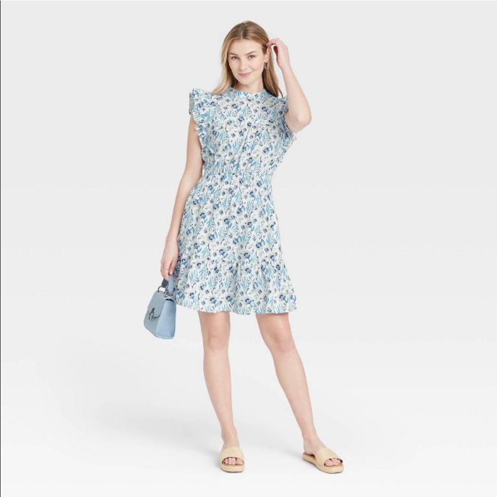 Flutter sleeveless dress